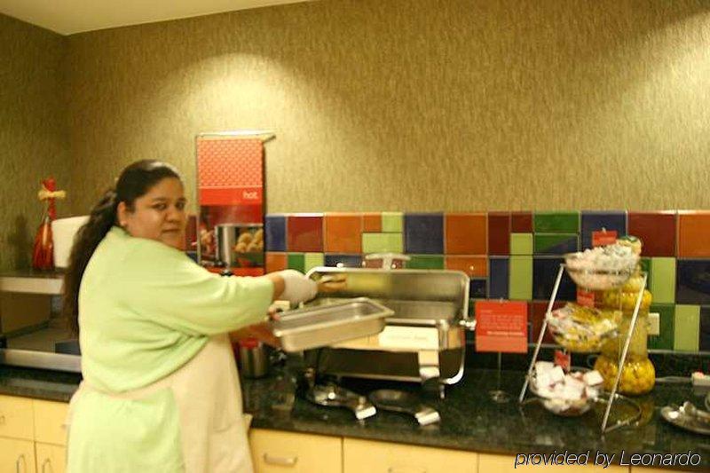 Hampton Inn & Suites Lincolnshire Étterem fotó